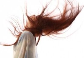 cum se realizează restaurarea profesională a structurii părului